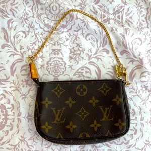 Louis Vuitton mini Pochette Accessories
